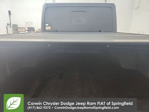 Used 2023 Jeep Gladiator Willys image 32