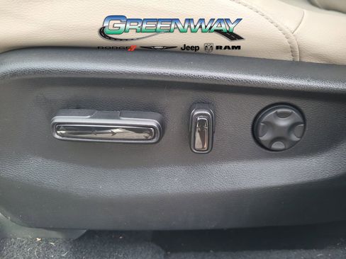 Used 2020 Honda CR-V Touring image 19