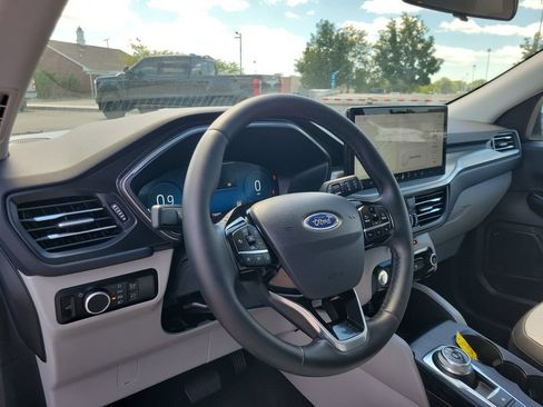 Used 2024 Ford Escape Active w/ Tech Pack #2 AWD/4WD image 21