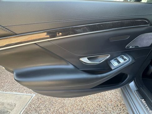 Used 2018 Mercedes-Benz S 560 4MATIC Sedan image 32