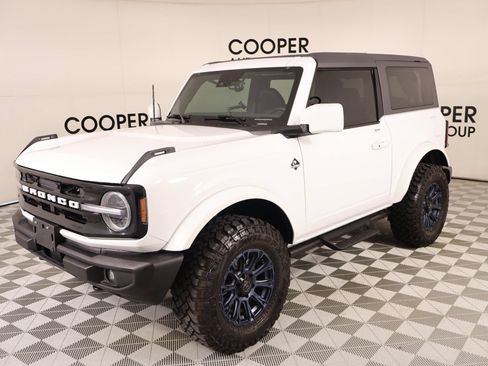 Used 2023 Ford Bronco Outer Banks AWD/4WD image 11