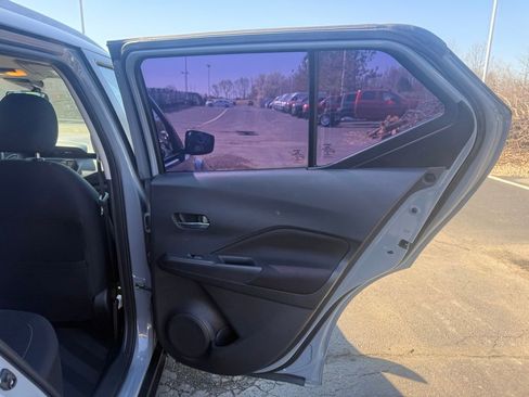 Used 2021 Nissan Kicks SV FWD image 40