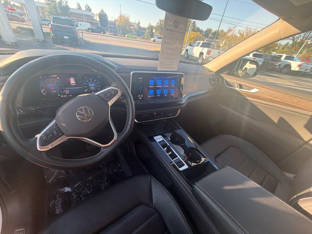 Used 2024 Volkswagen Atlas SEL AWD/4WD image 22