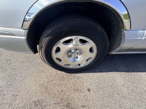 Used 1998 Lincoln Continental FWD image 36