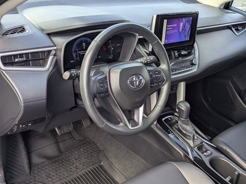 Used 2024 Toyota Corolla Cross XLE image 17