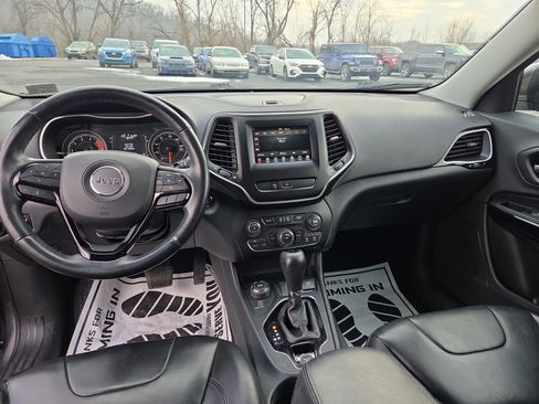 Used 2019 Jeep Cherokee Latitude Plus image 14