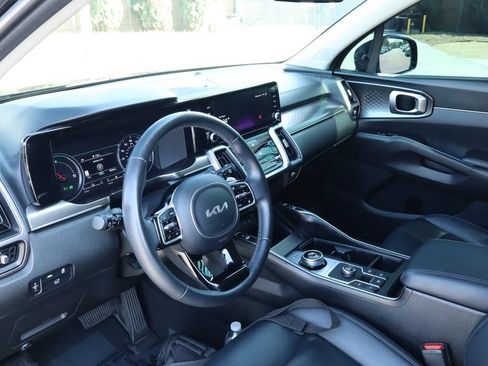 Used 2023 Kia Sorento EX FWD image 8