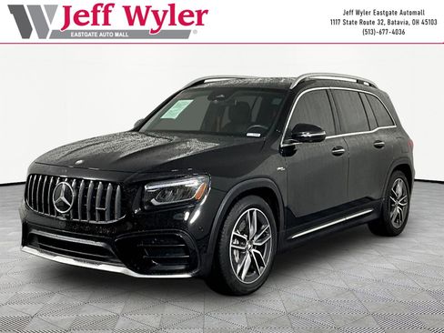 Used 2025 Mercedes-Benz GLB 35 AMG 4MATIC image 1