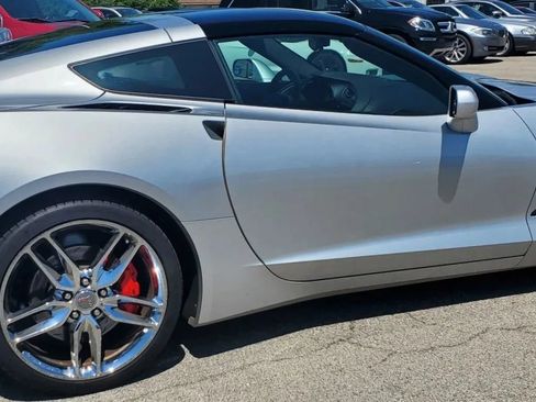 Used 2015 Chevrolet Corvette Stingray Coupe w/ Battery Protection Package RWD image 7