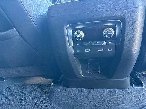 Used 2024 GMC Yukon Denali AWD/4WD image 20