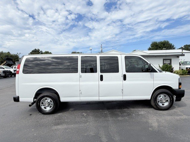 Used 2023 Chevrolet Express 3500 LS RWD image 5