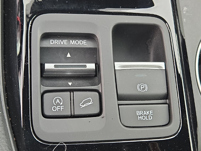 Used 2025 Honda Pilot Sport image 24