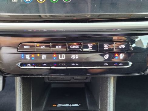 Used 2023 Chevrolet Bolt EUV LT w/ Convenience Package FWD image 25