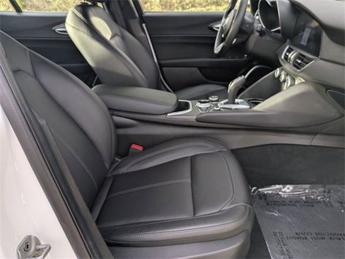 Used 2022 Alfa Romeo Giulia Ti image 29