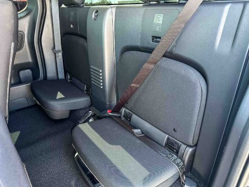 Used 2024 Nissan Frontier S image 16