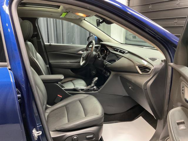 Used 2023 Buick Encore GX Essence w/ Experience Buick Package FWD image 11