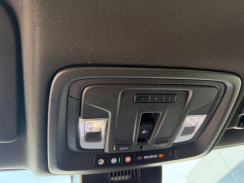 Used 2023 GMC Sierra 1500 AT4 w/ AT4 Preferred Package AWD/4WD image 17