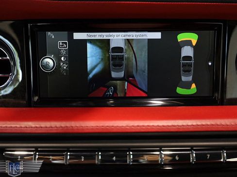 Used 2017 Rolls-Royce Phantom Drophead Coupe RWD image 34