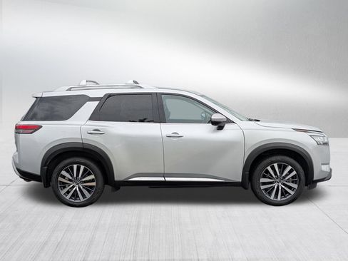 Used 2022 Nissan Pathfinder Platinum w/ Cargo Package AWD/4WD image 8