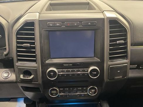 Used 2018 Ford Expedition XLT w/ Equipment Group 202A AWD/4WD image 35