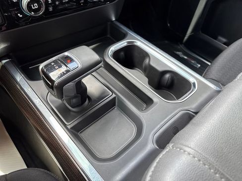 Used 2024 Chevrolet Silverado 1500 LT AWD/4WD image 17