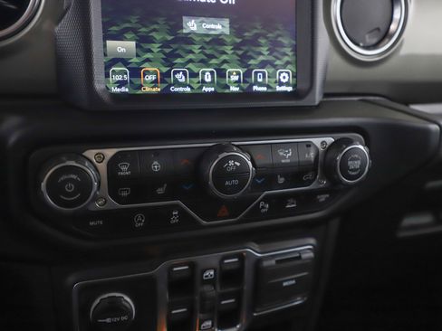 Used 2022 Jeep Wrangler Unlimited Sahara w/ LED Lighting Group image 21