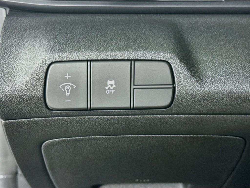 Certified 2026 Hyundai Elantra Sport FWD image 10