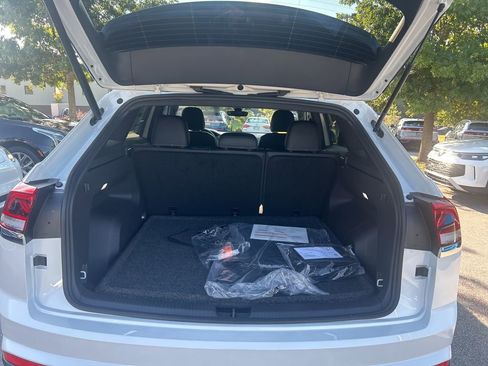 New 2026 Volkswagen Atlas Cross Sport SE AWD/4WD image 22