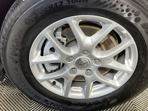 Used 2024 Chrysler Pacifica Touring-L image 14