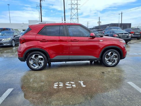 Used 2021 Hyundai Venue SEL w/ Cargo Package FWD image 25
