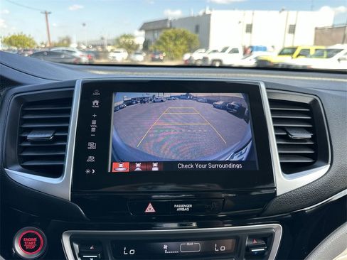 Used 2017 Honda Pilot Touring image 25