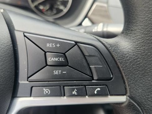 Used 2025 Nissan Altima 2.5 SV FWD image 15