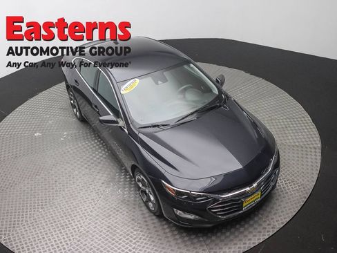 Used 2023 Chevrolet Malibu LT FWD image 3