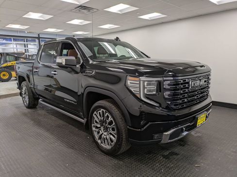 Used 2025 GMC Sierra 1500 Denali Ultimate image 3