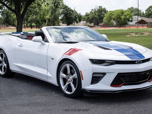 Used 2017 Chevrolet Camaro SS RWD image 12