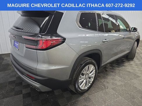 Used 2024 GMC Acadia Elevation w/ Luxury Package AWD/4WD image 10