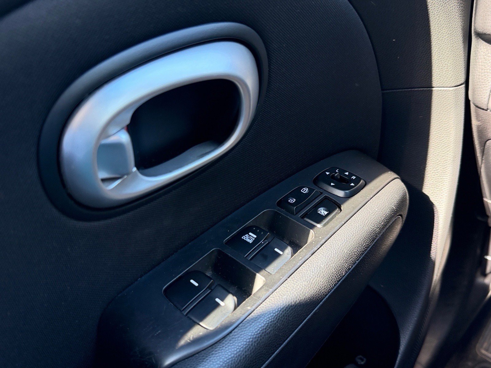 Used 2015 Kia Soul FWD image 19