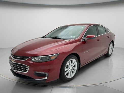 Used 2018 Chevrolet Malibu LT FWD image 3