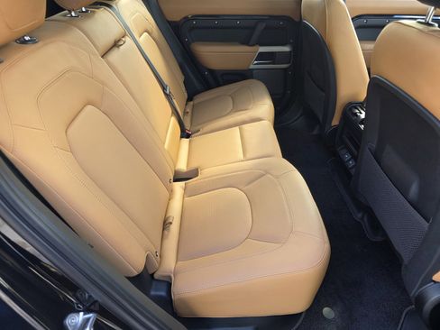 Used 2024 Land Rover Defender 110 S image 5