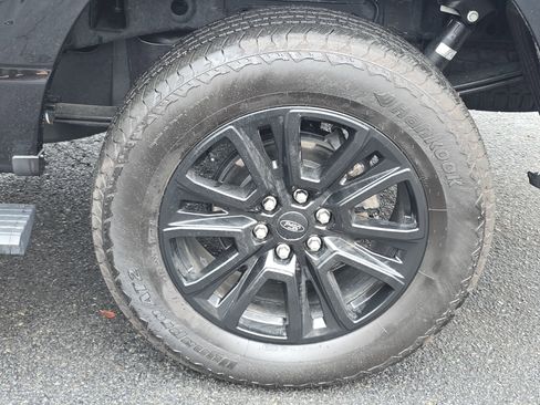 Used 2025 Ford F150 Platinum w/ FX4 Off-Road Package image 32