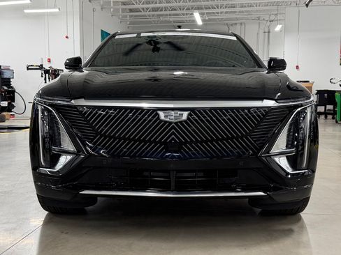 Certified 2024 Cadillac Lyriq Tech RWD image 6