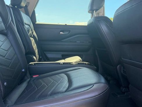 Used 2022 Nissan Pathfinder Platinum w/ Cargo Package AWD/4WD image 10