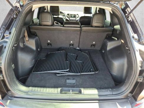 Used 2021 Jeep Cherokee Trailhawk w/ Technology Group AWD/4WD image 6