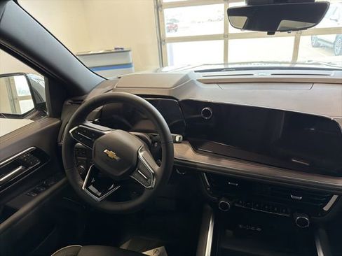 New 2026 Chevrolet Suburban Premier AWD/4WD image 42