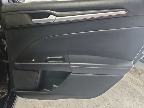 Used 2018 Ford Fusion Titanium AWD/4WD image 23