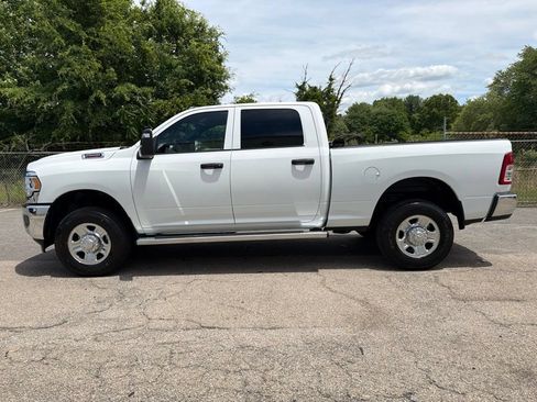 Used 2024 RAM 2500 Tradesman w/ Chrome Appearance Group AWD/4WD image 5