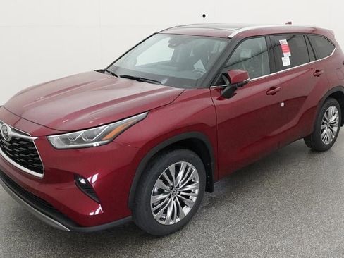 New 2026 Toyota Highlander Platinum AWD/4WD image 1