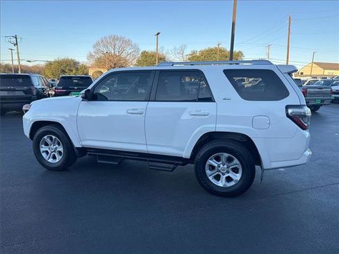 Used 2018 Toyota 4Runner SR5 image 11