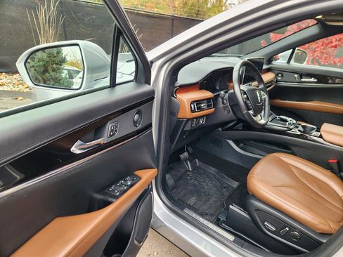 Certified 2021 Lincoln Nautilus Reserve image 28