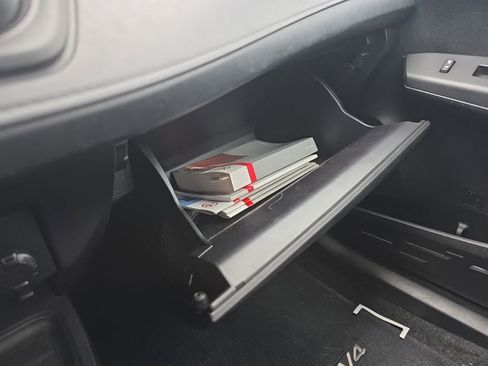 Used 2018 Toyota RAV4 LE image 30